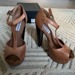 Steve Madden Dyvine T-strap platform heels